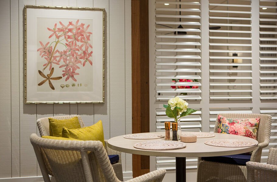 a-round-table-at-the-bloom-eatery-and-lounge